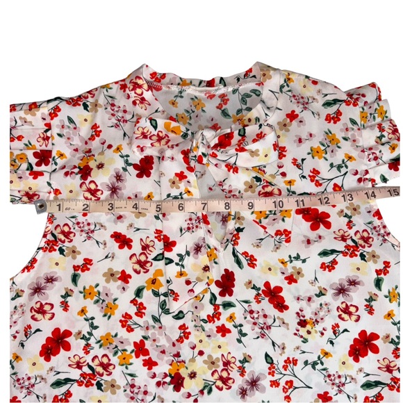 Les Amis Floral Tie Neck Blouse Size M Sleeveless Ruffle Shoulder Top - Picture 5 of 10